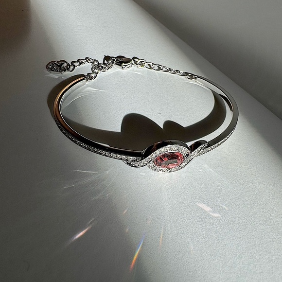 Swarovski silver tone bangle with large pink crystal - Picture 1 of 12
